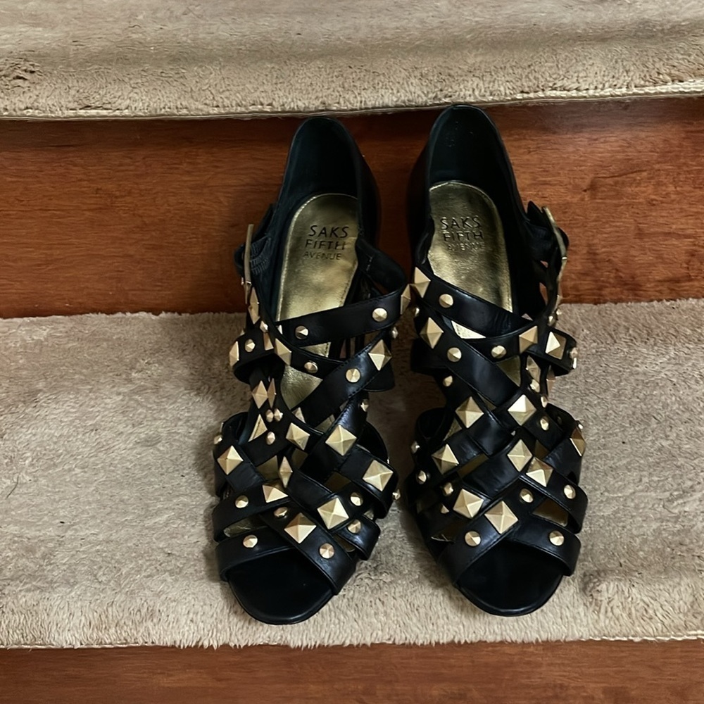 Saks Fifth Avenue Black Heels Gold Accents Women's Size 10M - Picture 4 of 12
